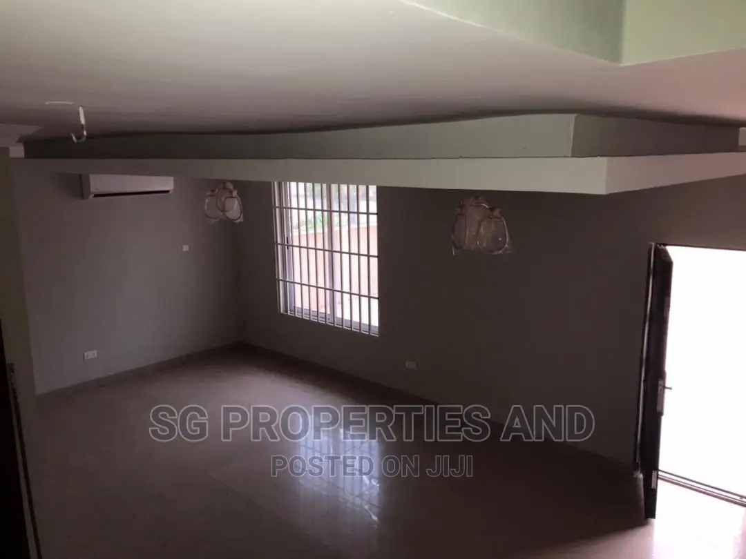 3bdrm House in Sakumono, Spintex for rent