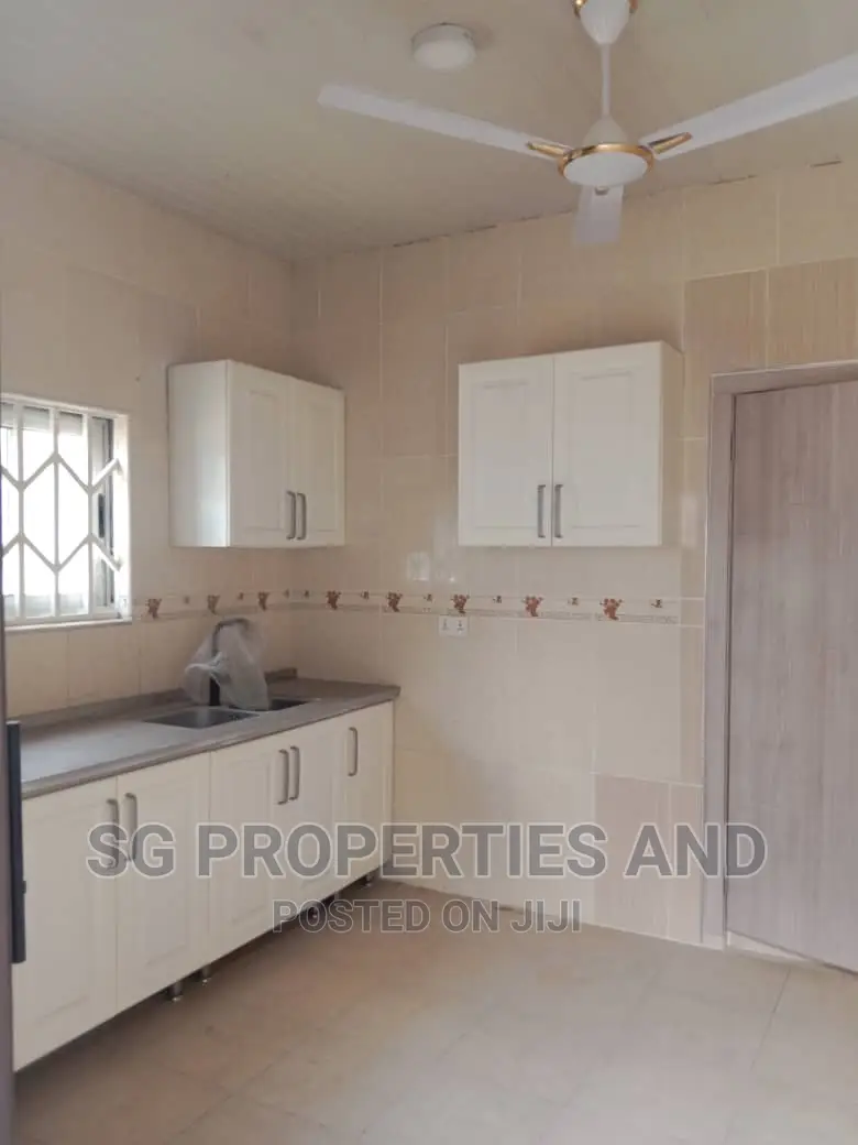 3bdrm House in Sakumono, Spintex for rent