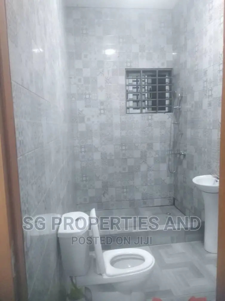 3bdrm House in Sakumono, Spintex for rent