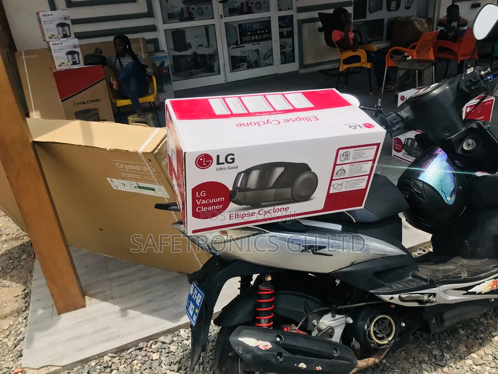 Design Red/White Electric Lg Vacuum Cleaner 2000W
