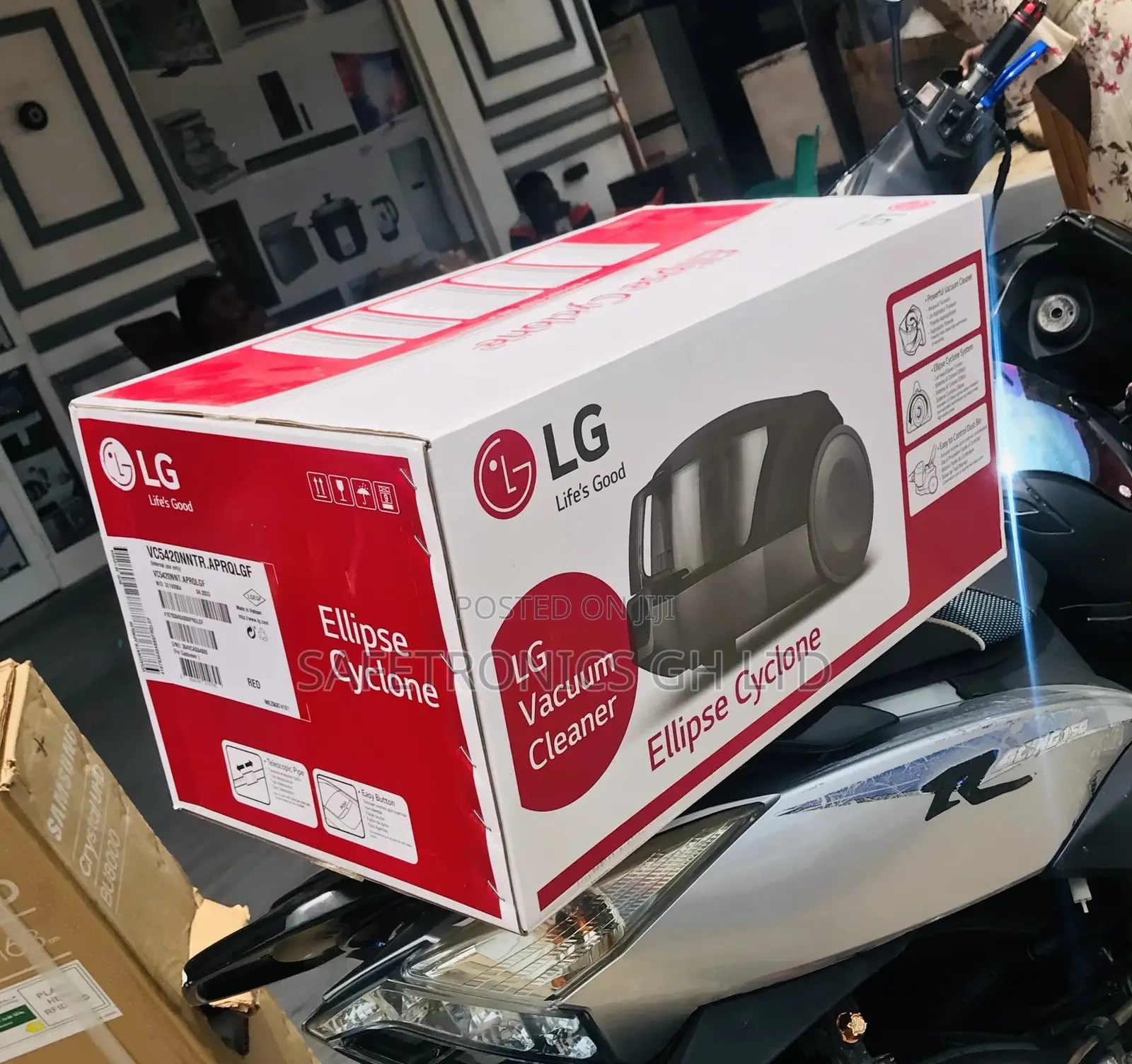 High Quality 2000W Lg Vacuum Cleaner Electric White/Red