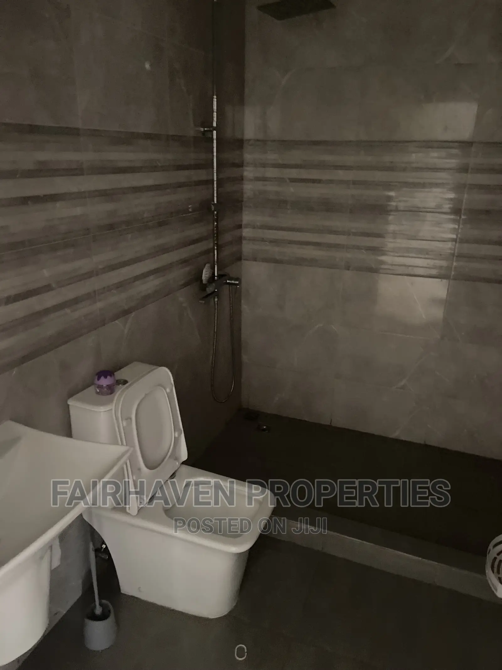 3bdrm Apartment in Tseaddo, Airport Residential Area for rent