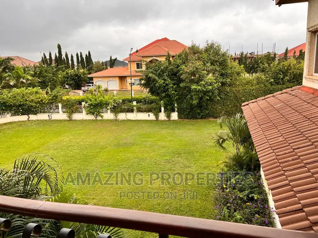 5bdrm House in Adjiriganor for sale