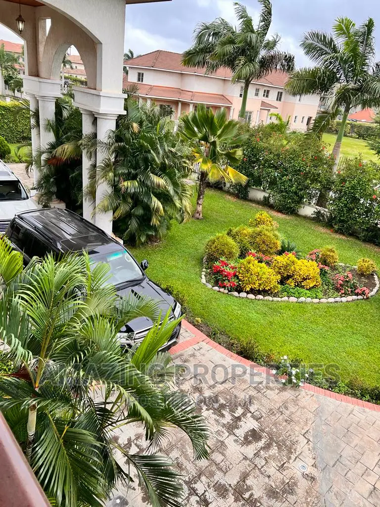 5bdrm House in Adjiriganor for sale