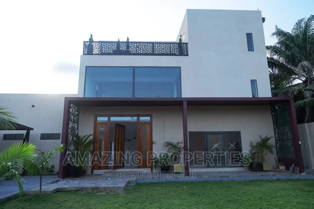 5bdrm House in Labone for sale