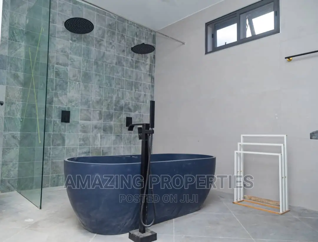 5bdrm House in Labone for sale