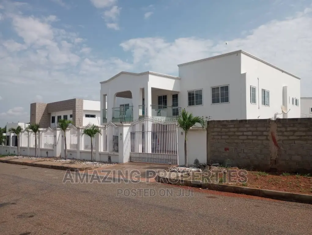 7bdrm House in Airport Residential Area for sale