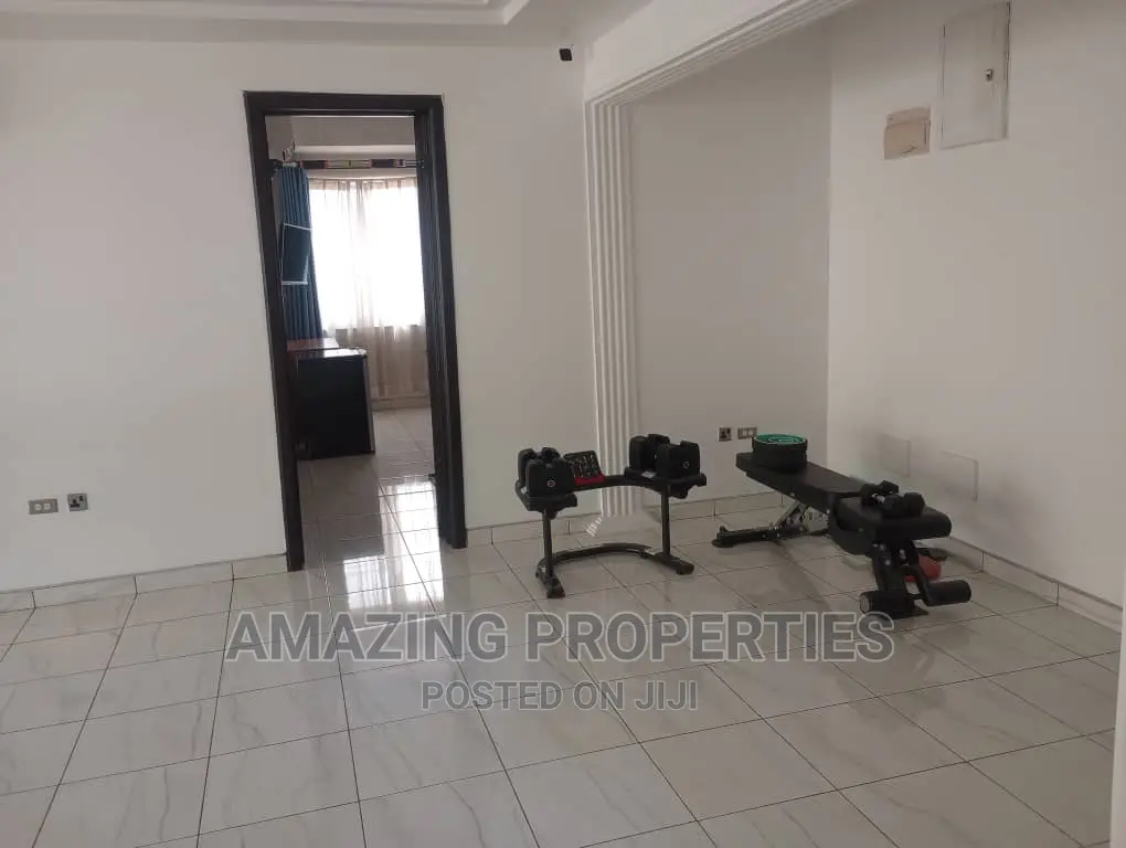 7bdrm House in Airport Residential Area for sale