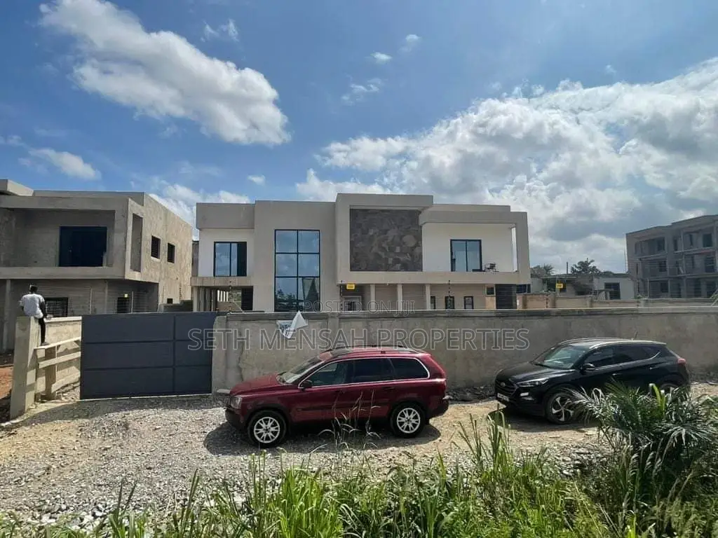 4bdrm House in Adenta for sale