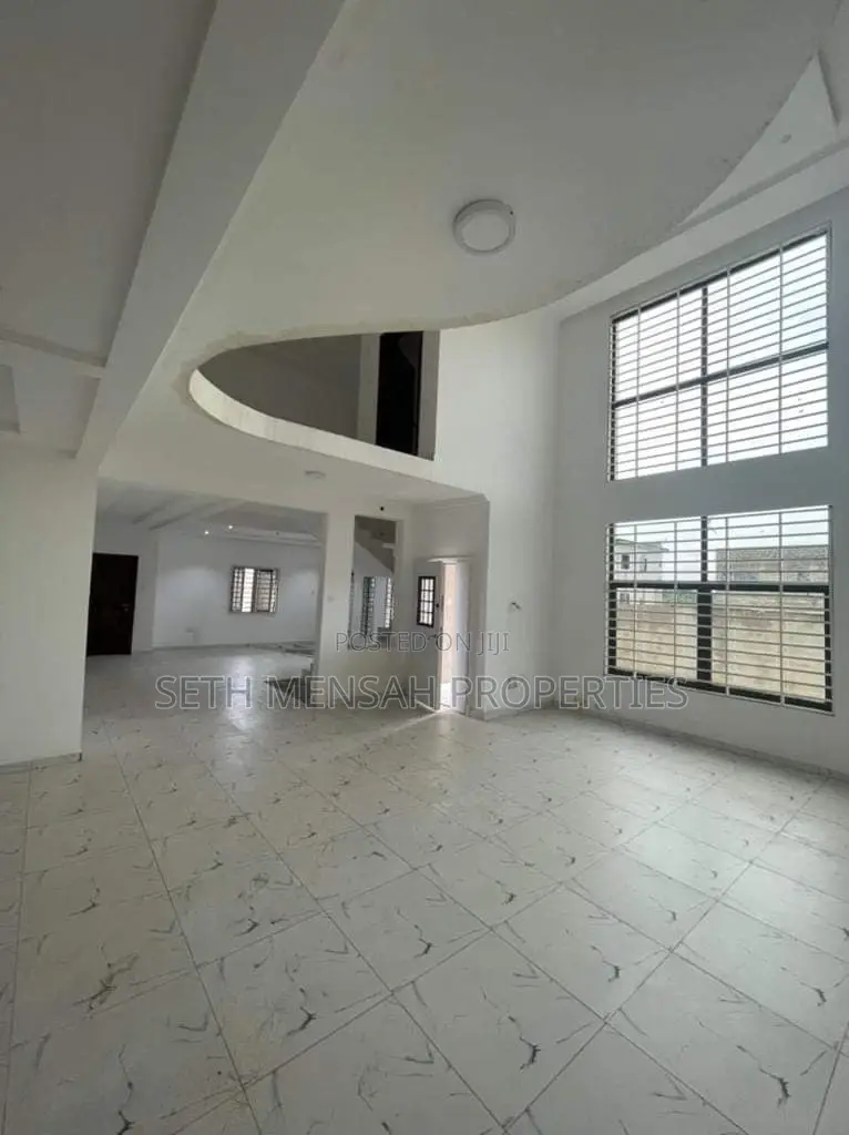 4bdrm House in Adenta for sale