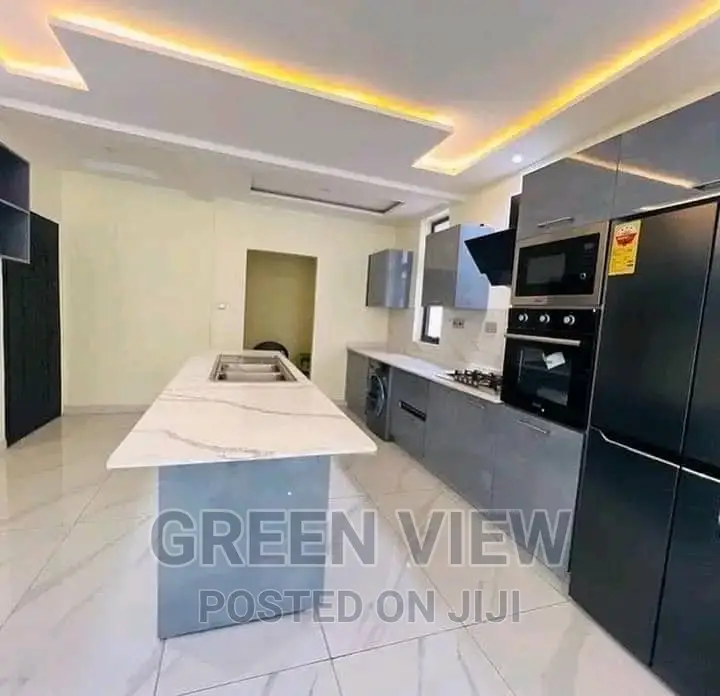 4bdrm Duplex in East Legon for sale