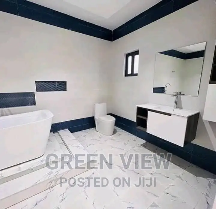 4bdrm Duplex in East Legon for sale