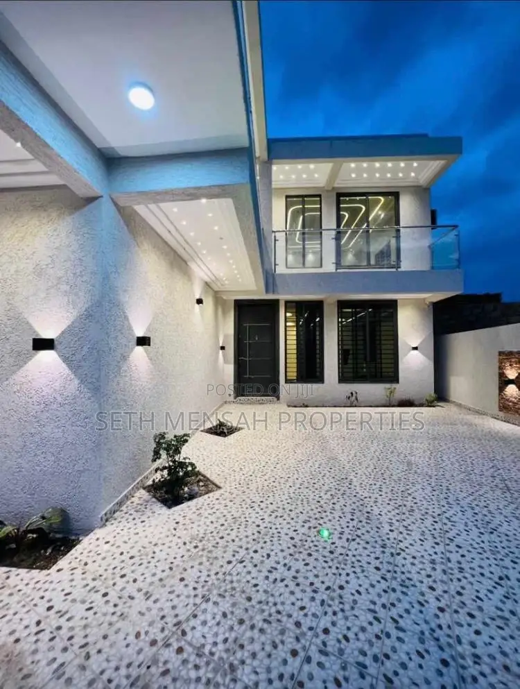 5bdrm House in Ashaley Botwe for sale