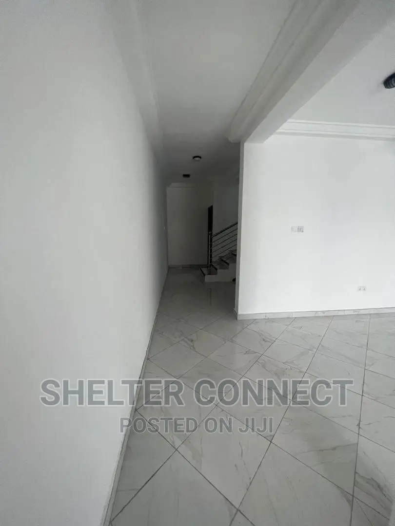 3bdrm Duplex in Oyarifa for rent