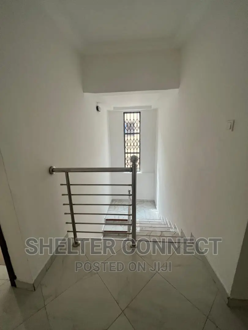 3bdrm Duplex in Oyarifa for rent