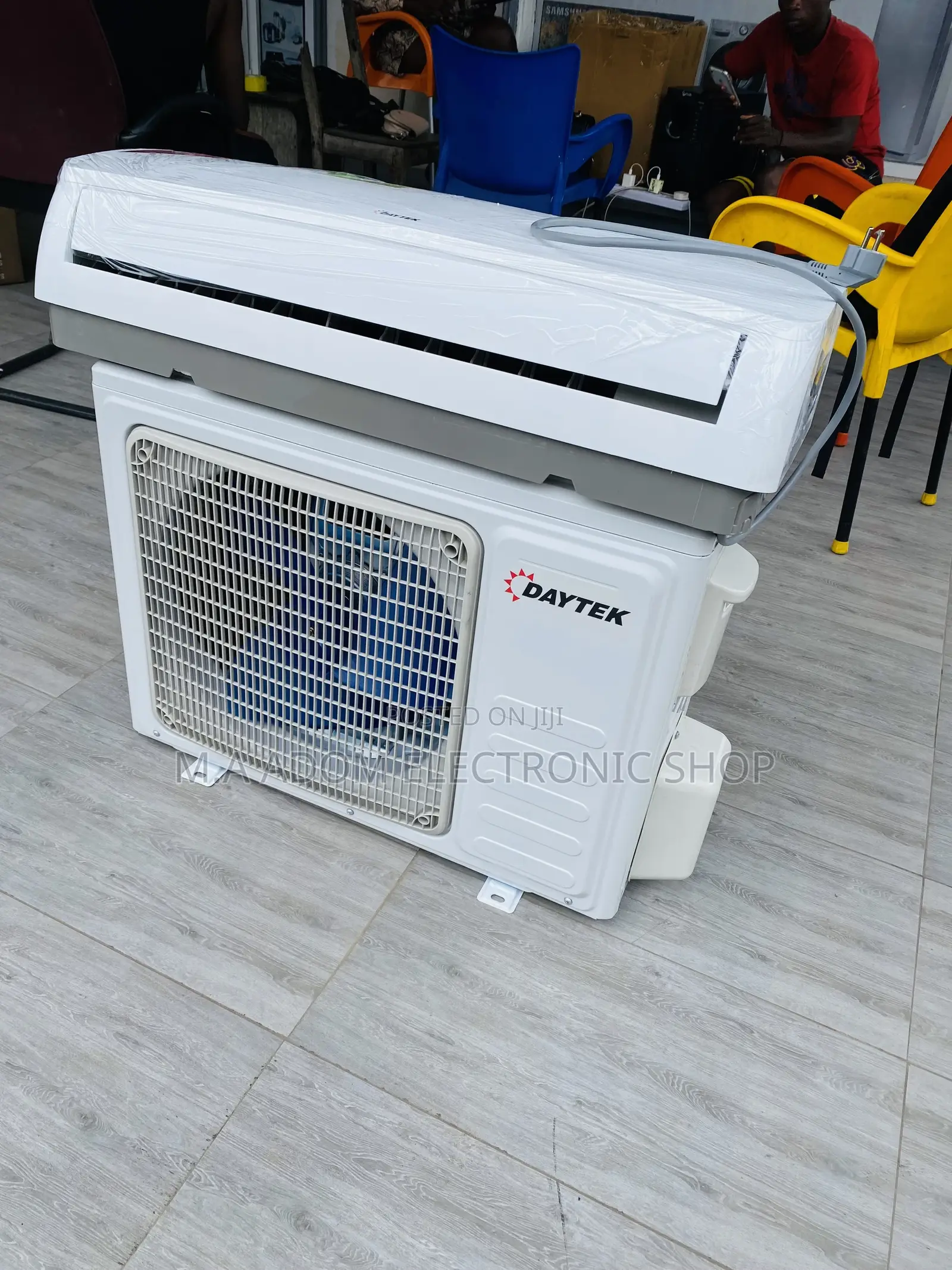 Sealed in Box Dayket Split Type Air Conditioner(1.5hp) 