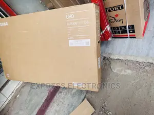 Spectacular Design UHD Smart 55”Au7000 Samsung Tv 