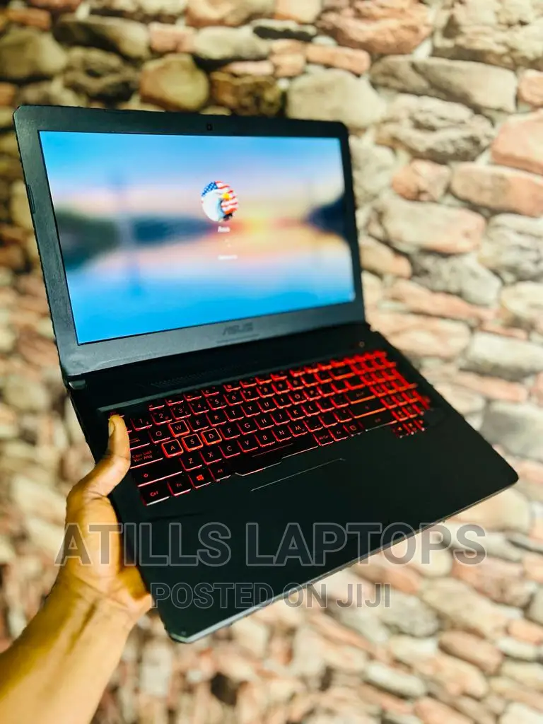 Laptop Asus TUF Gaming FX504 16GB Intel Core I7 SSHD+SSD 1.5T