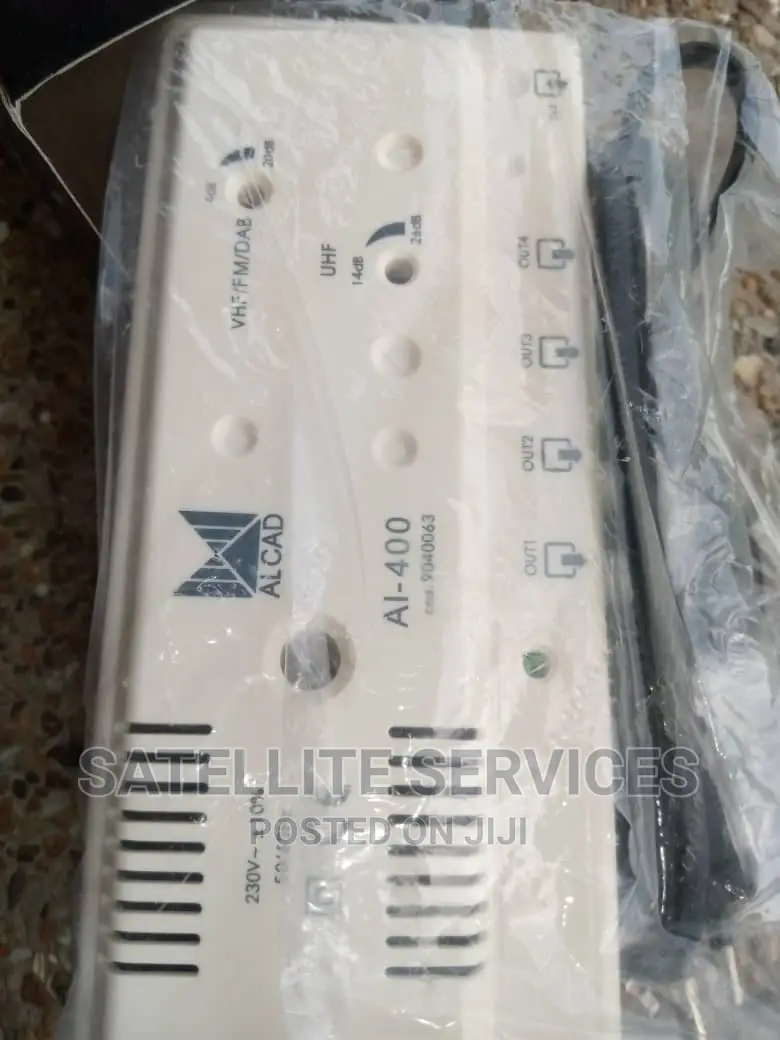 Signal Amplifier and Splitter