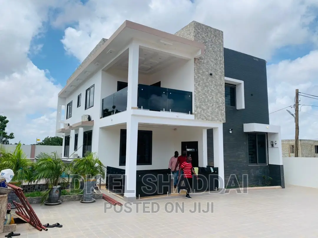 4bdrm House in East Legon for sale