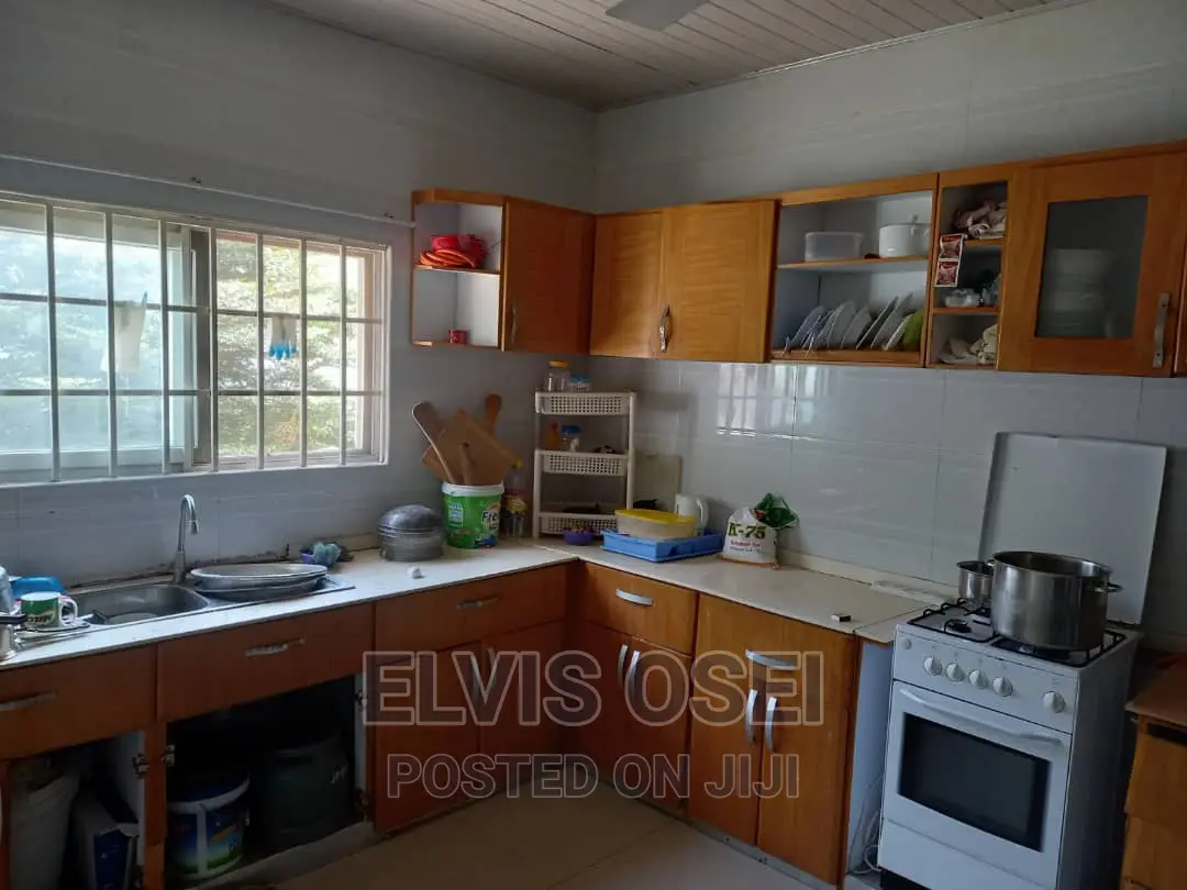 3bdrm House in Broadcasting Kasoa, Weija for rent