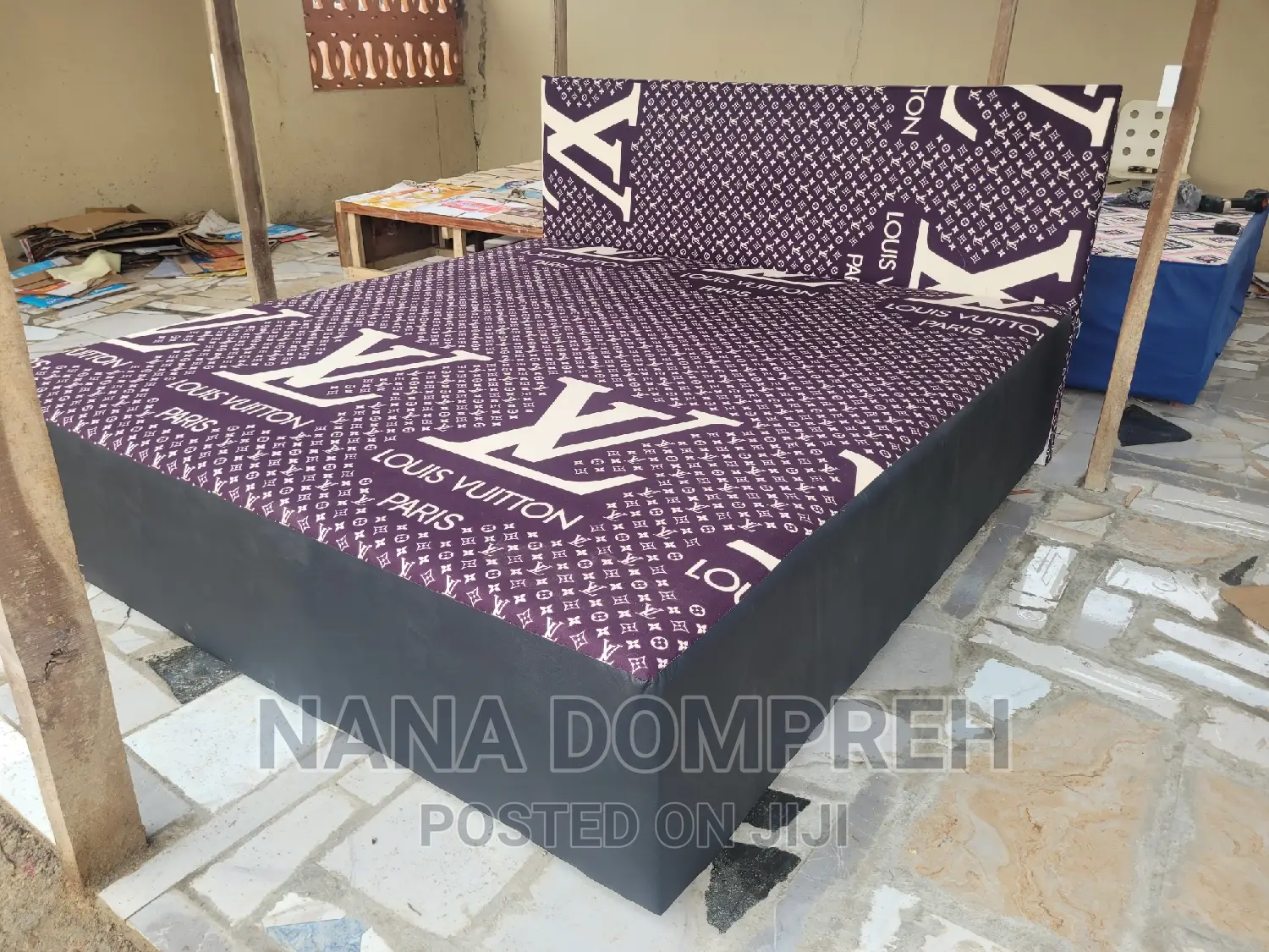 Inbuilt Queen Size Bed