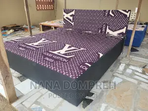 Inbuilt Queen Size Bed