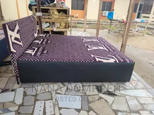 Inbuilt Queen Size Bed