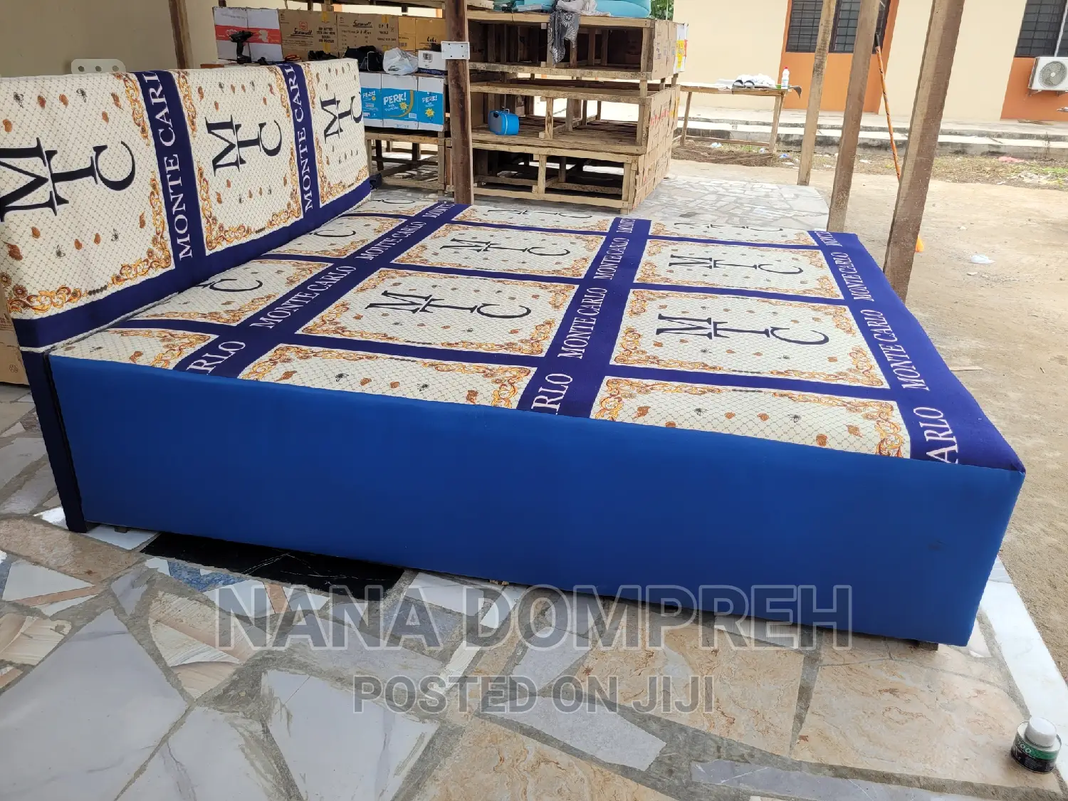 Inbuilt Queen Size Bed