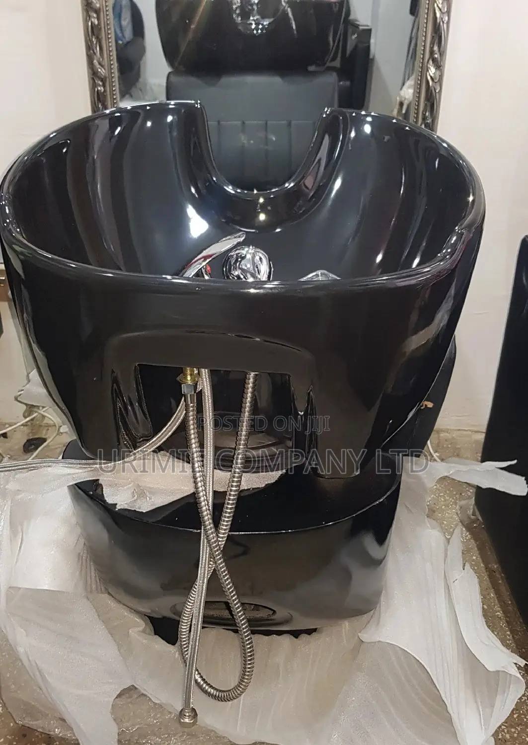 Silver Arm Solid Hair Washing Basin With Adjustable Seat