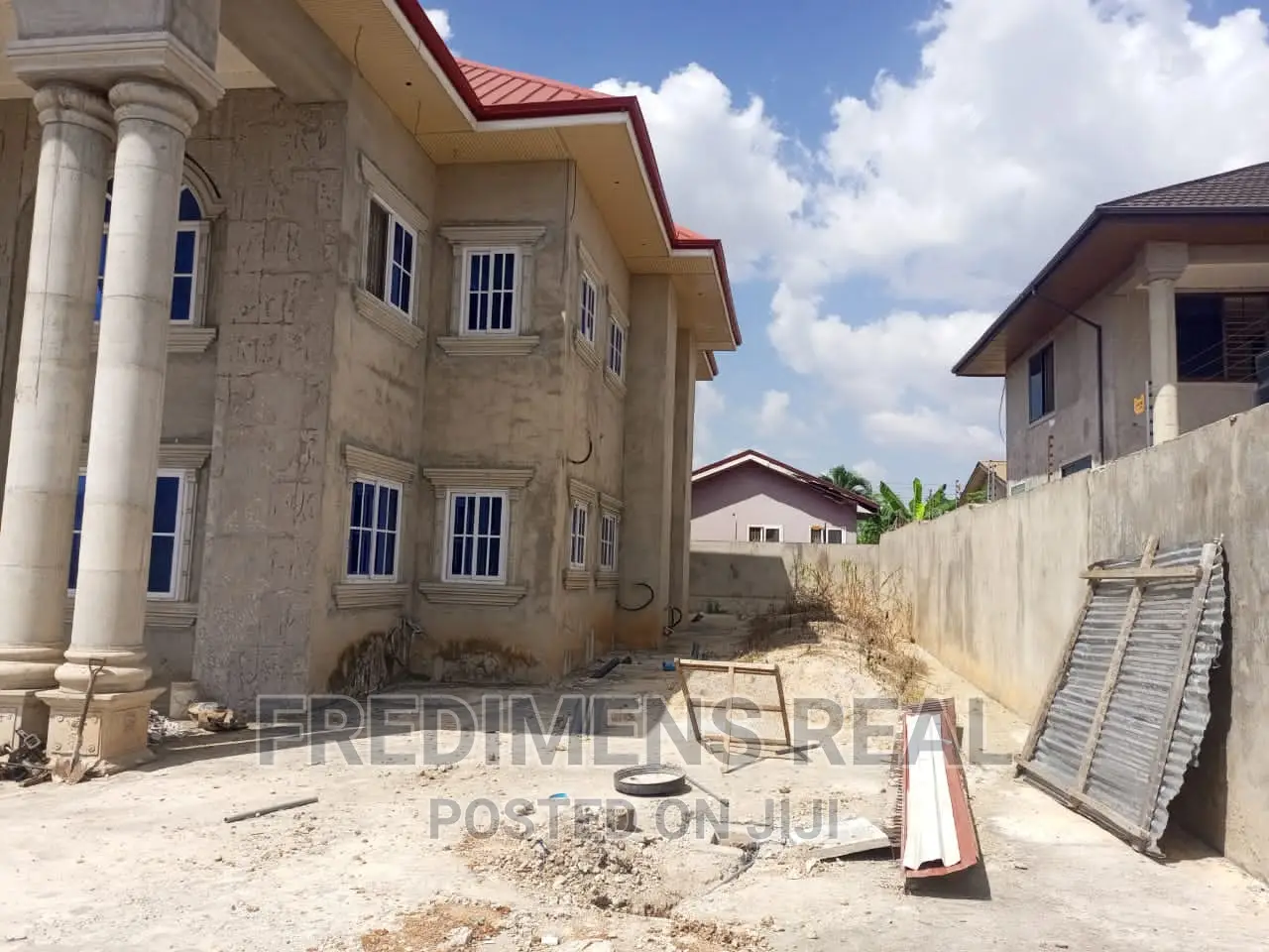 5bdrm House in Fredimens Real, Kumasi Metropolitan for sale