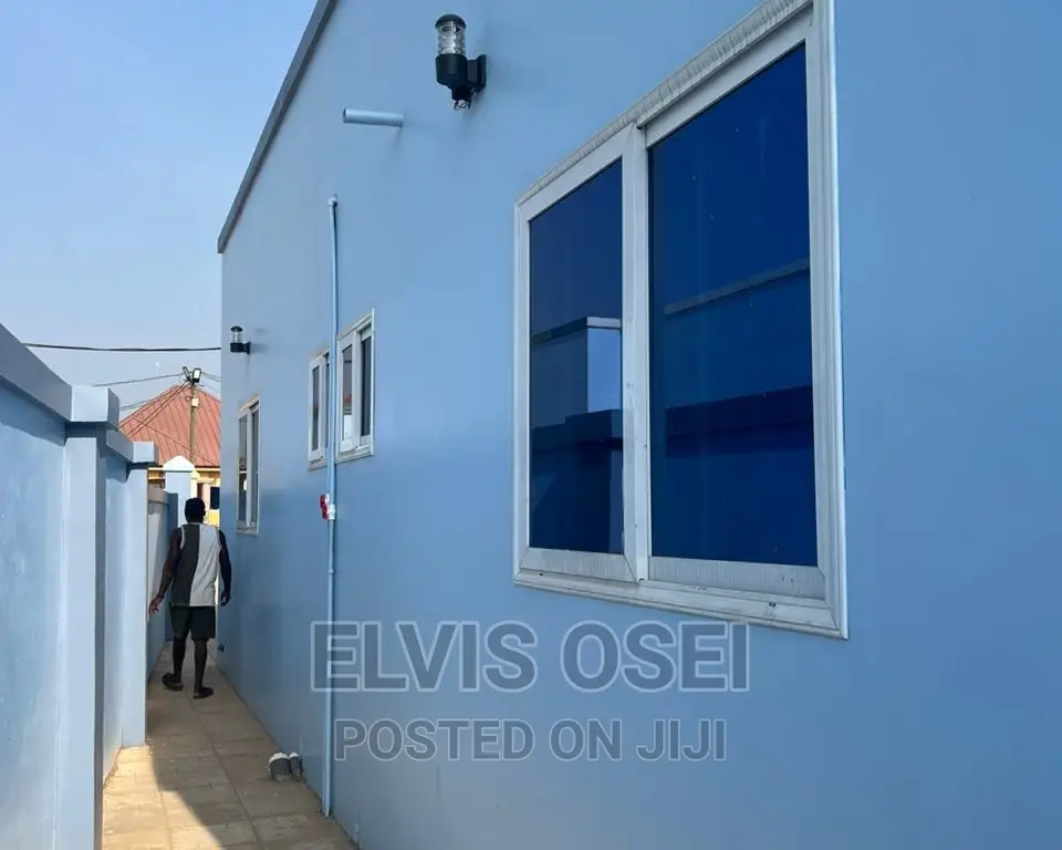 2bdrm House in Oyarefa, Oyarifa for sale