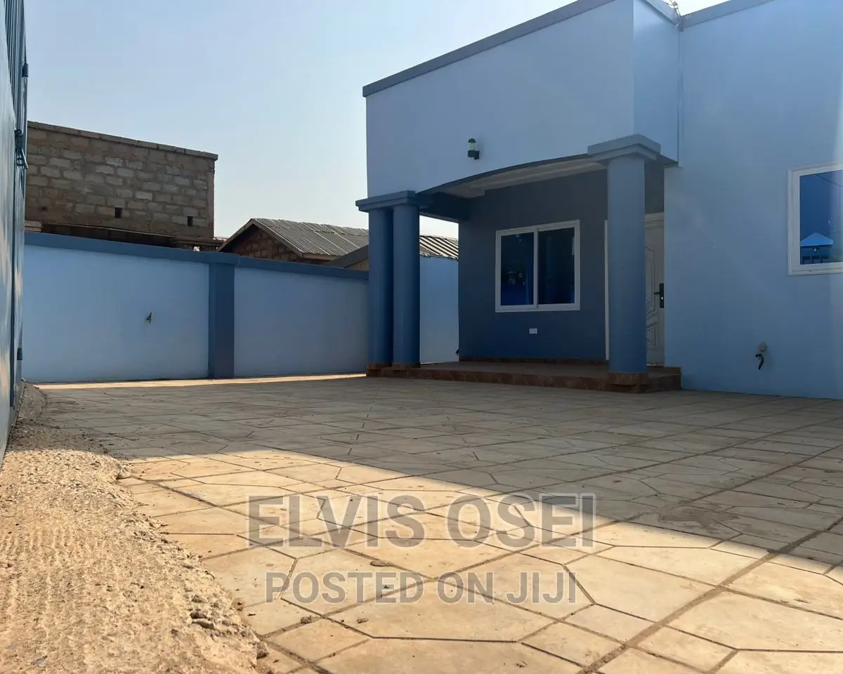 2bdrm House in Oyarefa, Oyarifa for sale