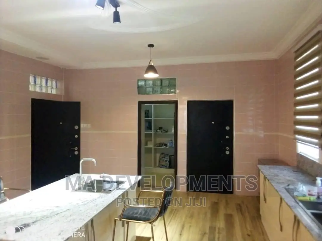 8bdrm Maisonette in Ma Developments, Tema Metropolitan for sale