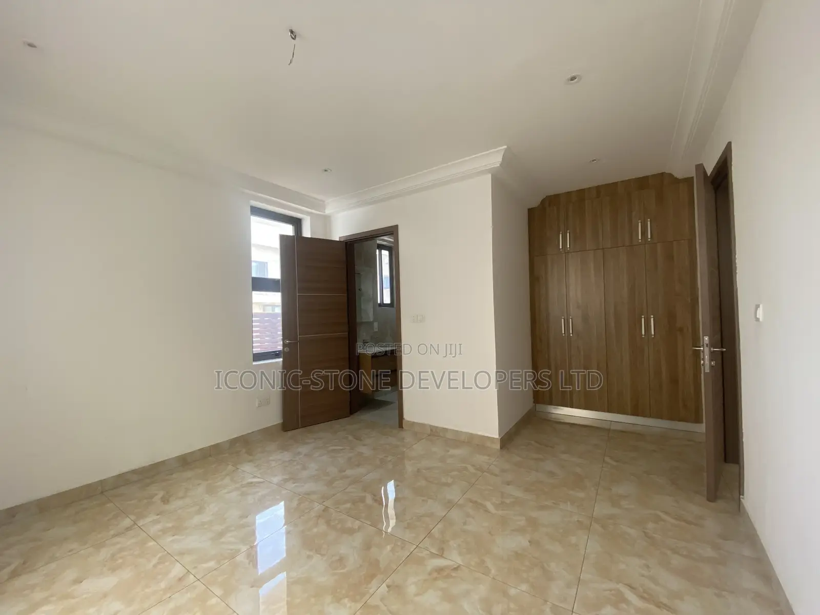 4bdrm Mansion in American House, East Legon for sale