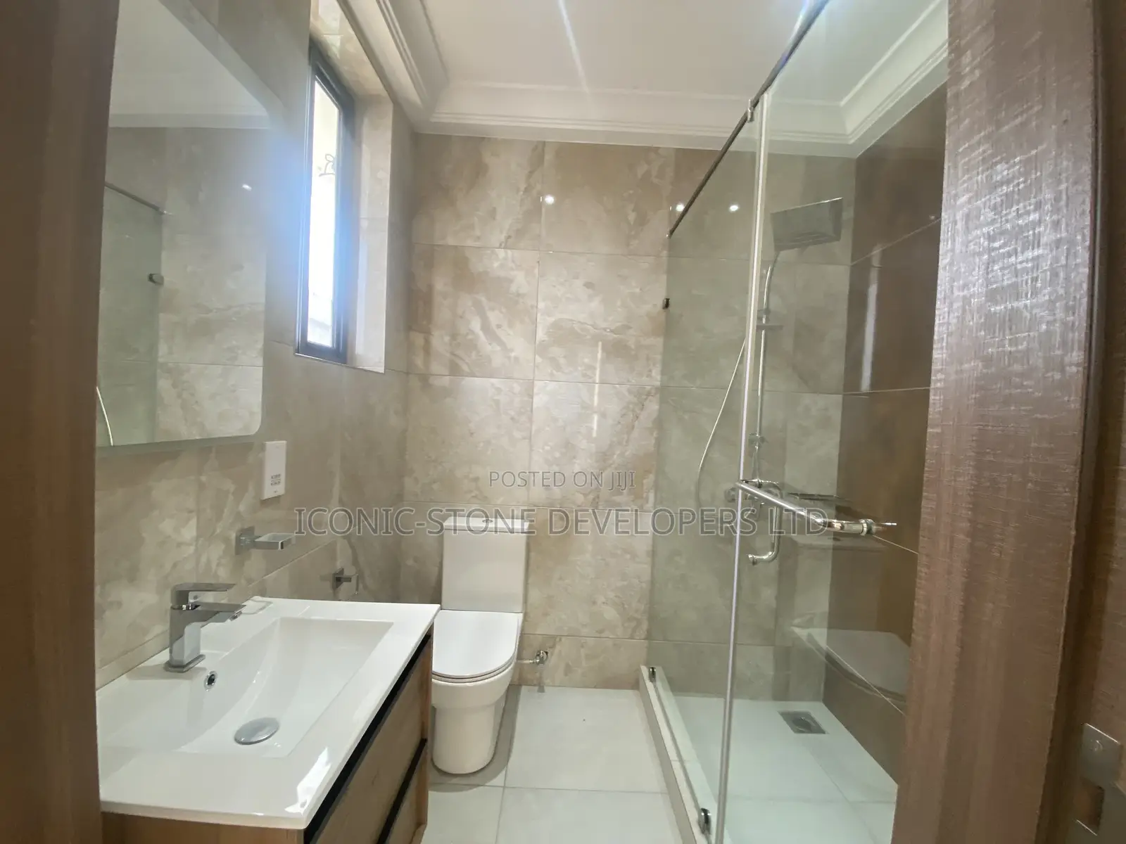 4bdrm Mansion in American House, East Legon for sale
