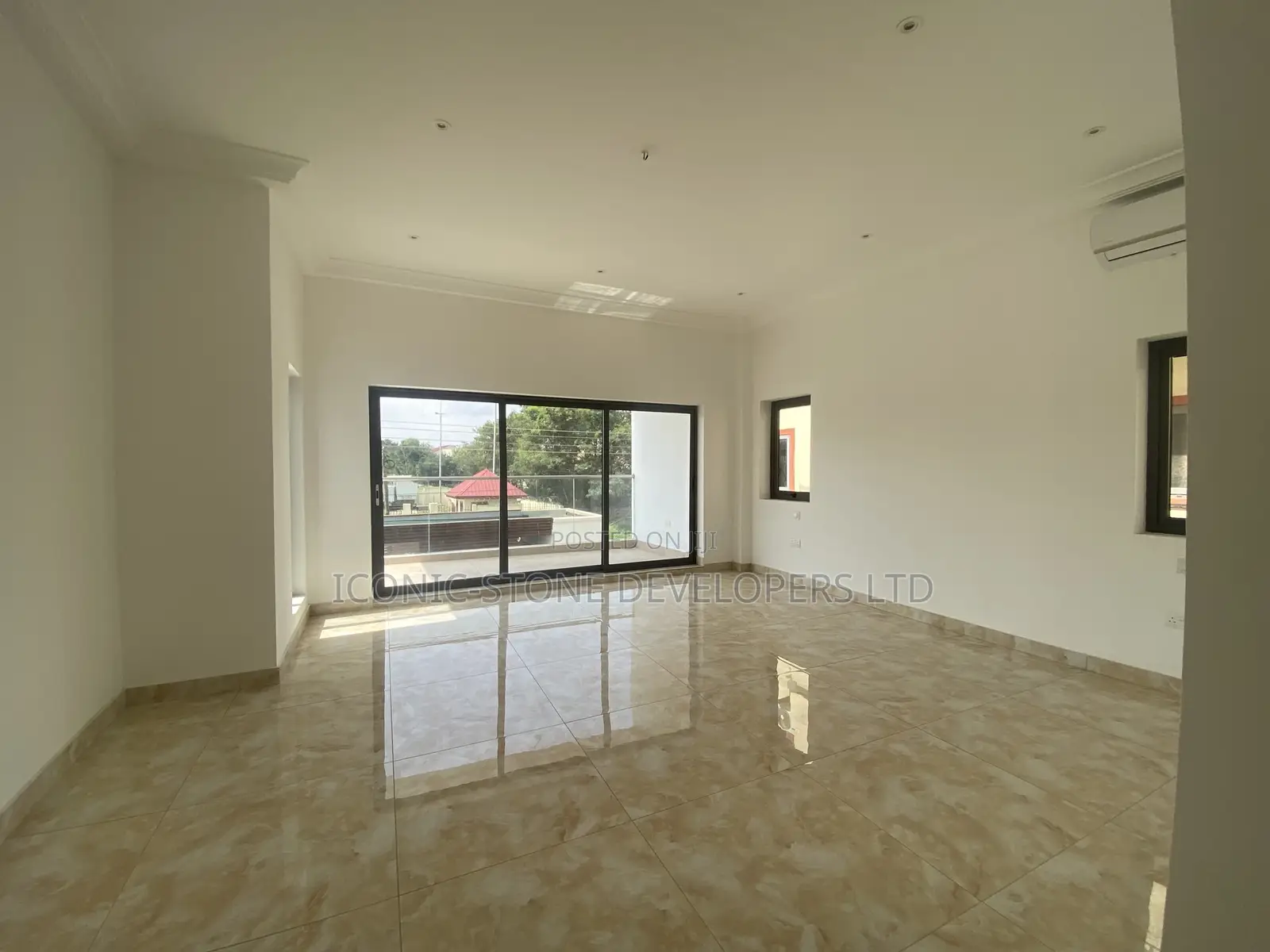 4bdrm Mansion in American House, East Legon for sale