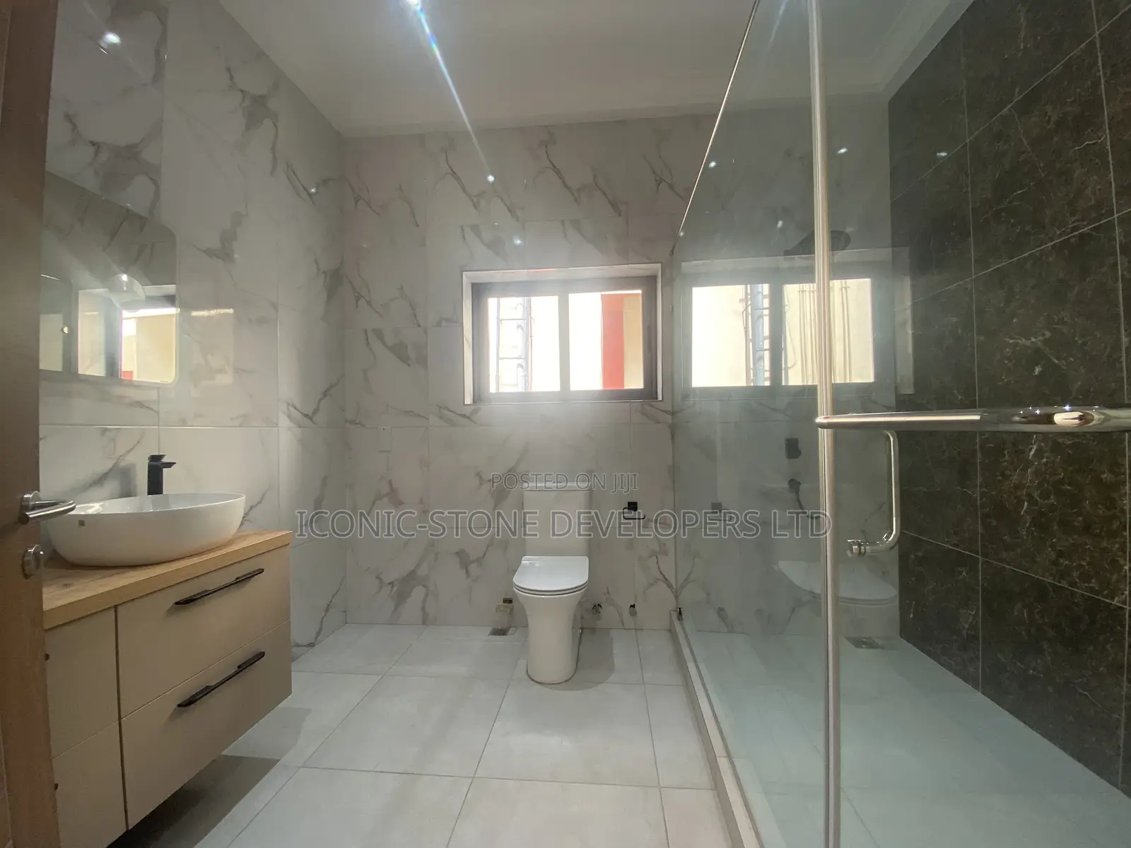 4bdrm Mansion in American House, East Legon for sale