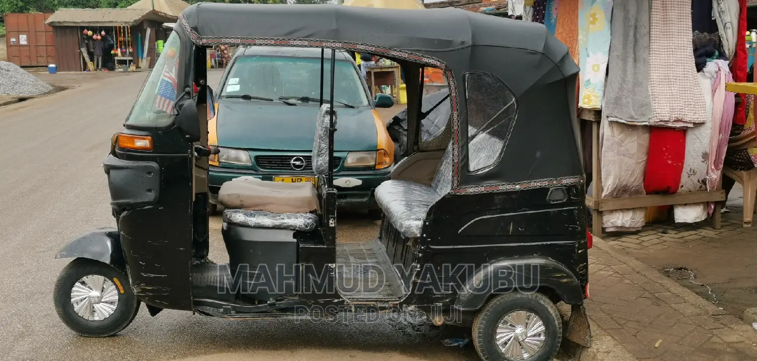 Bajaj RE 2021 Black