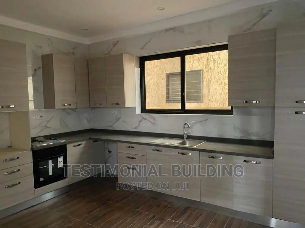 4bdrm House in Testimonial Building, A&C Mall Area for sale