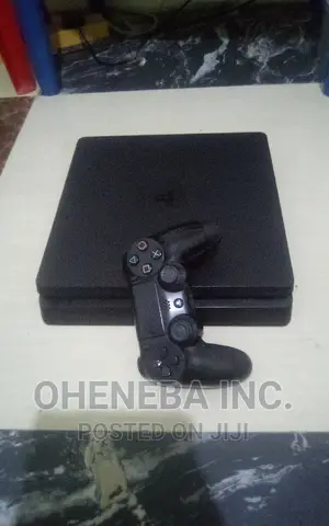 Ps4 Slim Pre-Owned With Fc26+Other Games + 2 Controllers