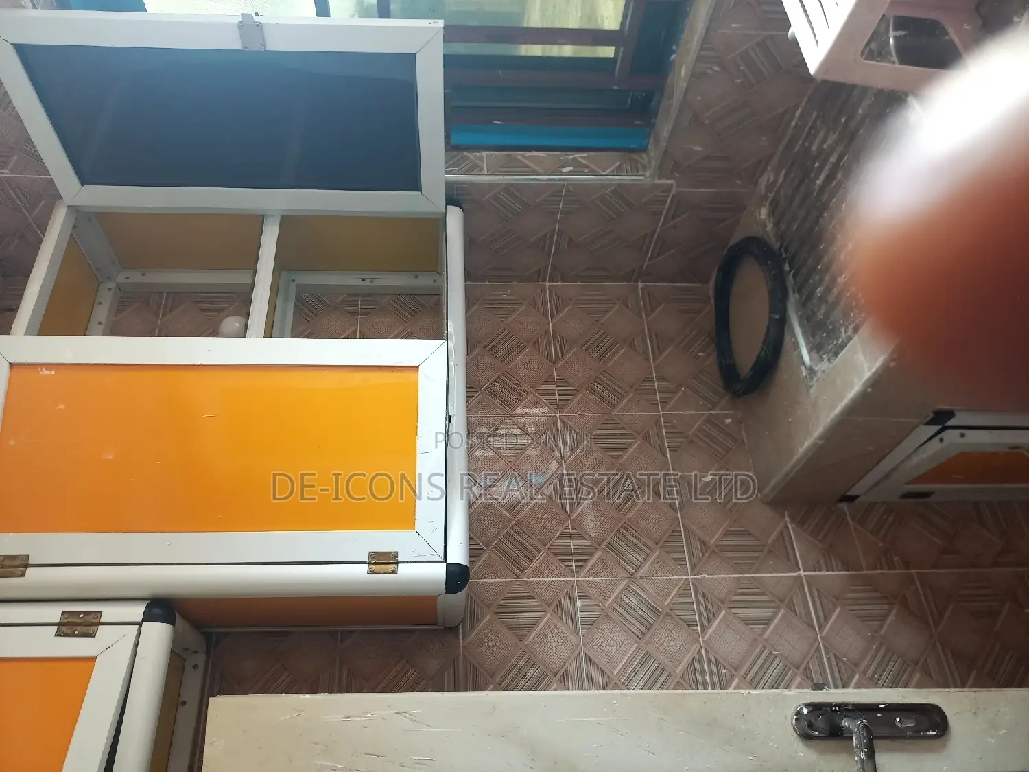 1bdrm Duplex in De-Icons Real Estate, Kasoa for rent