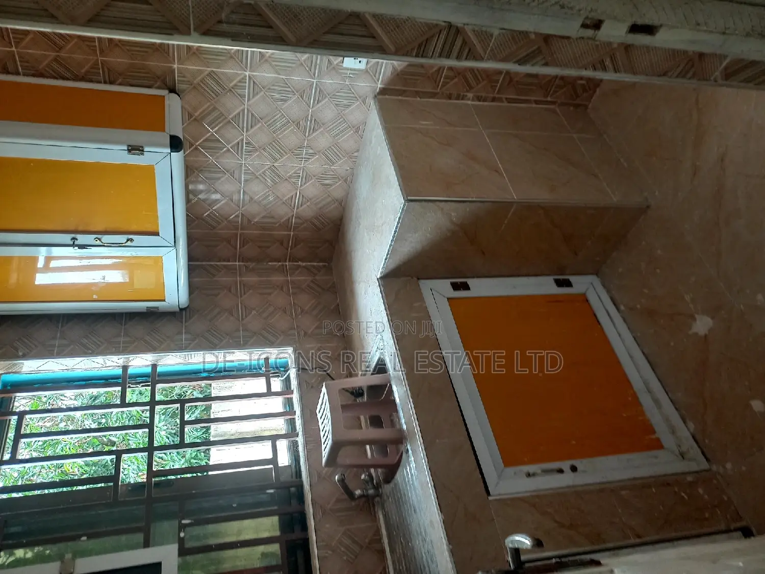 1bdrm Duplex in De-Icons Real Estate, Kasoa for rent