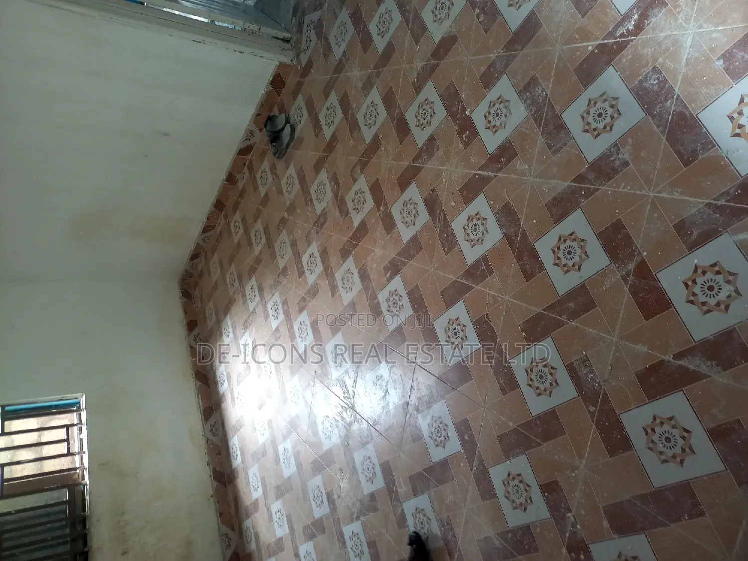 1bdrm Duplex in De-Icons Real Estate, Kasoa for rent