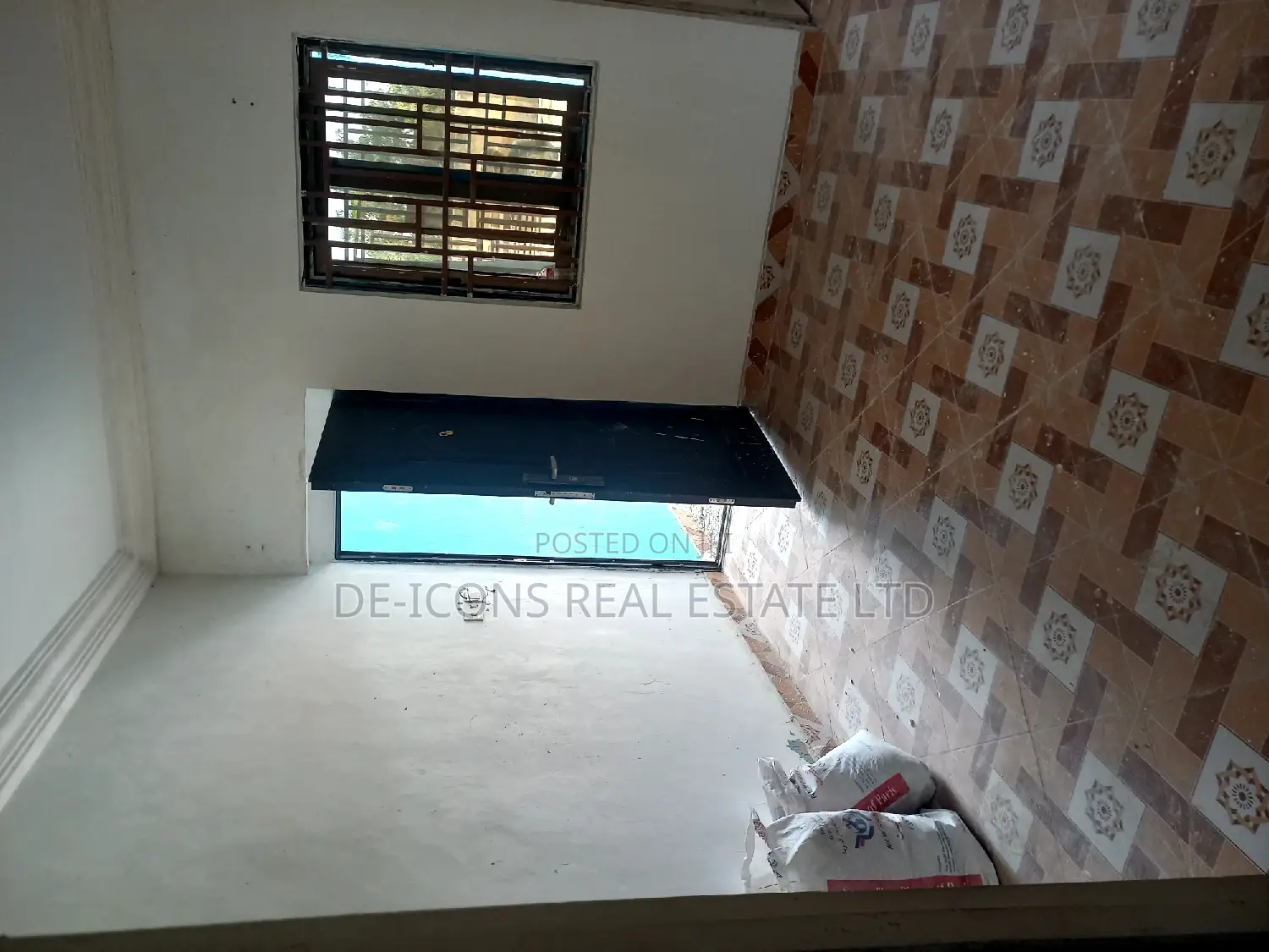 1bdrm Duplex in De-Icons Real Estate, Kasoa for rent
