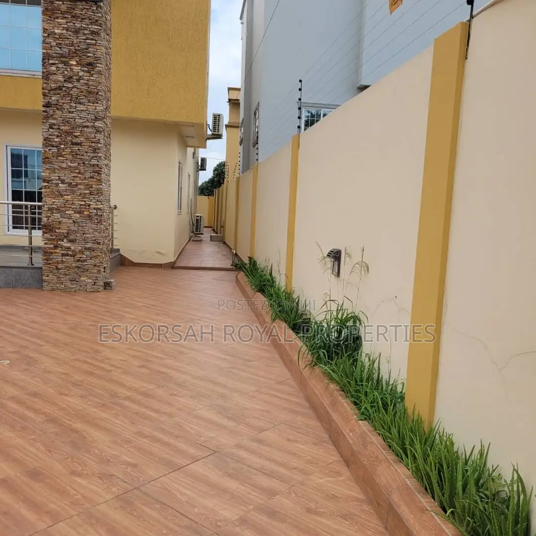 4bdrm House in East Legon for rent