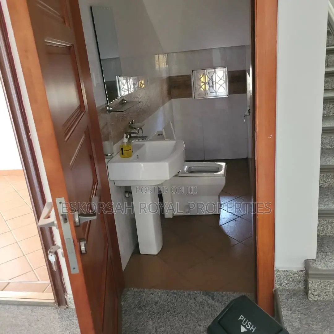 4bdrm House in East Legon for rent