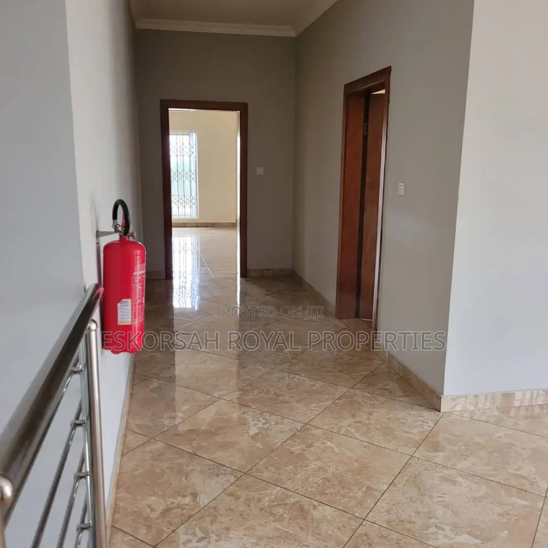 4bdrm House in East Legon for rent