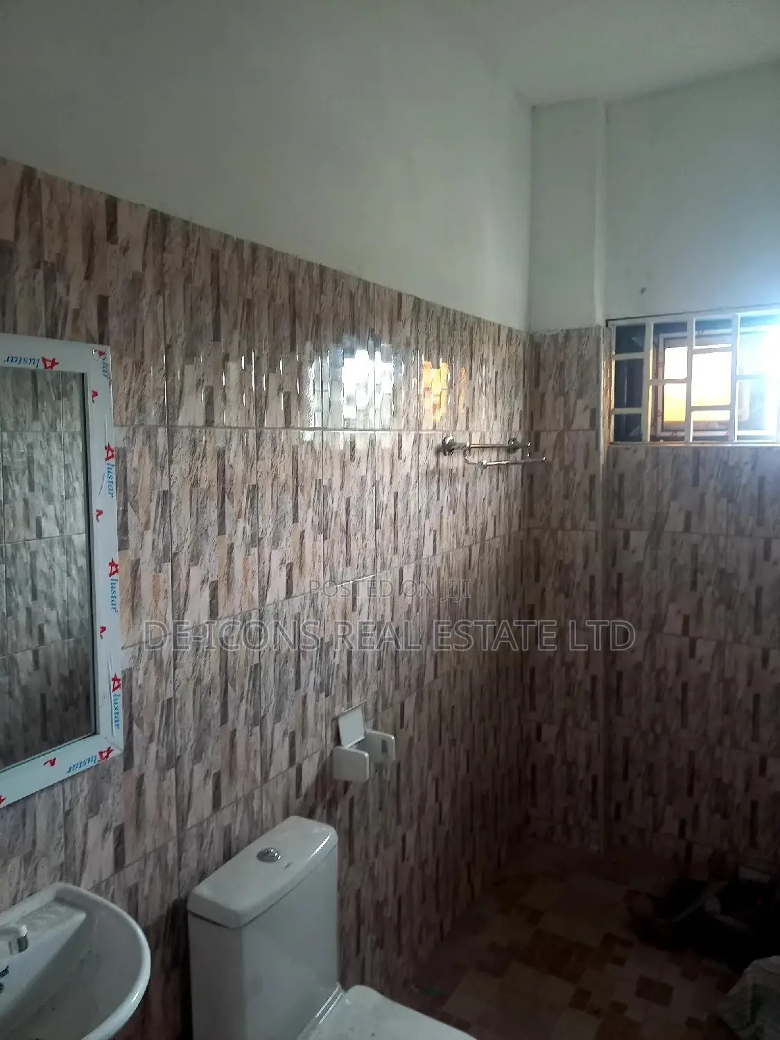 1bdrm Duplex in De-Icons Real Estate, Kasoa for rent