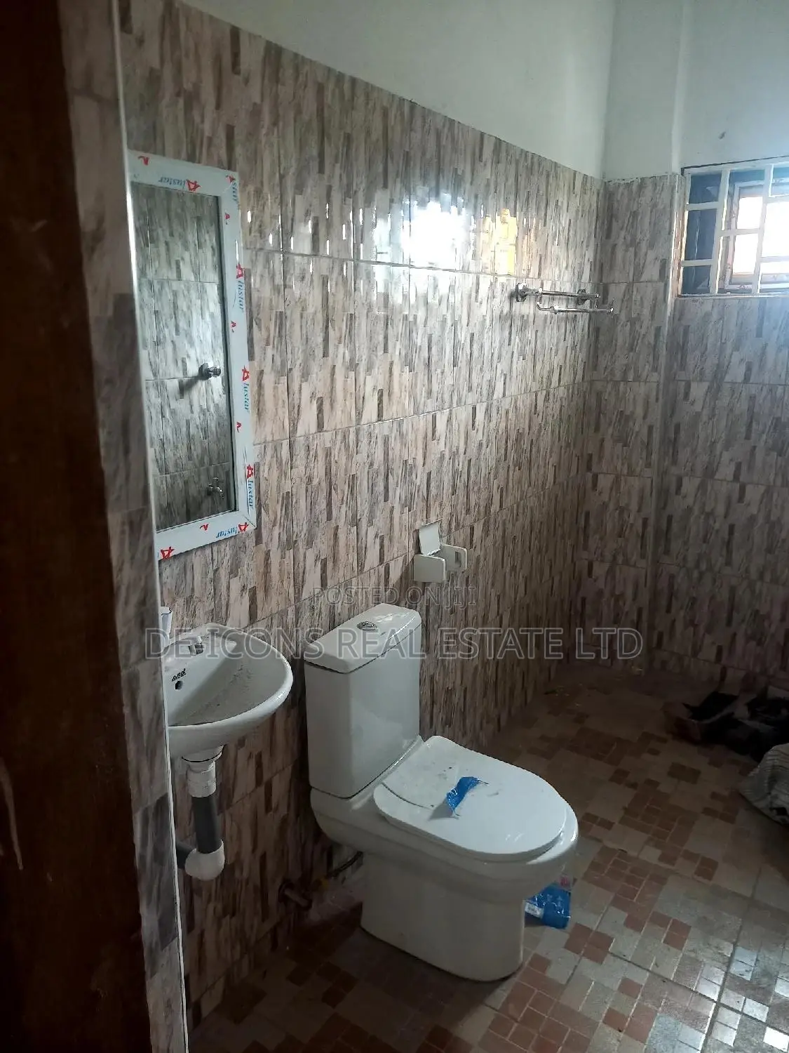 1bdrm Duplex in De-Icons Real Estate, Kasoa for rent